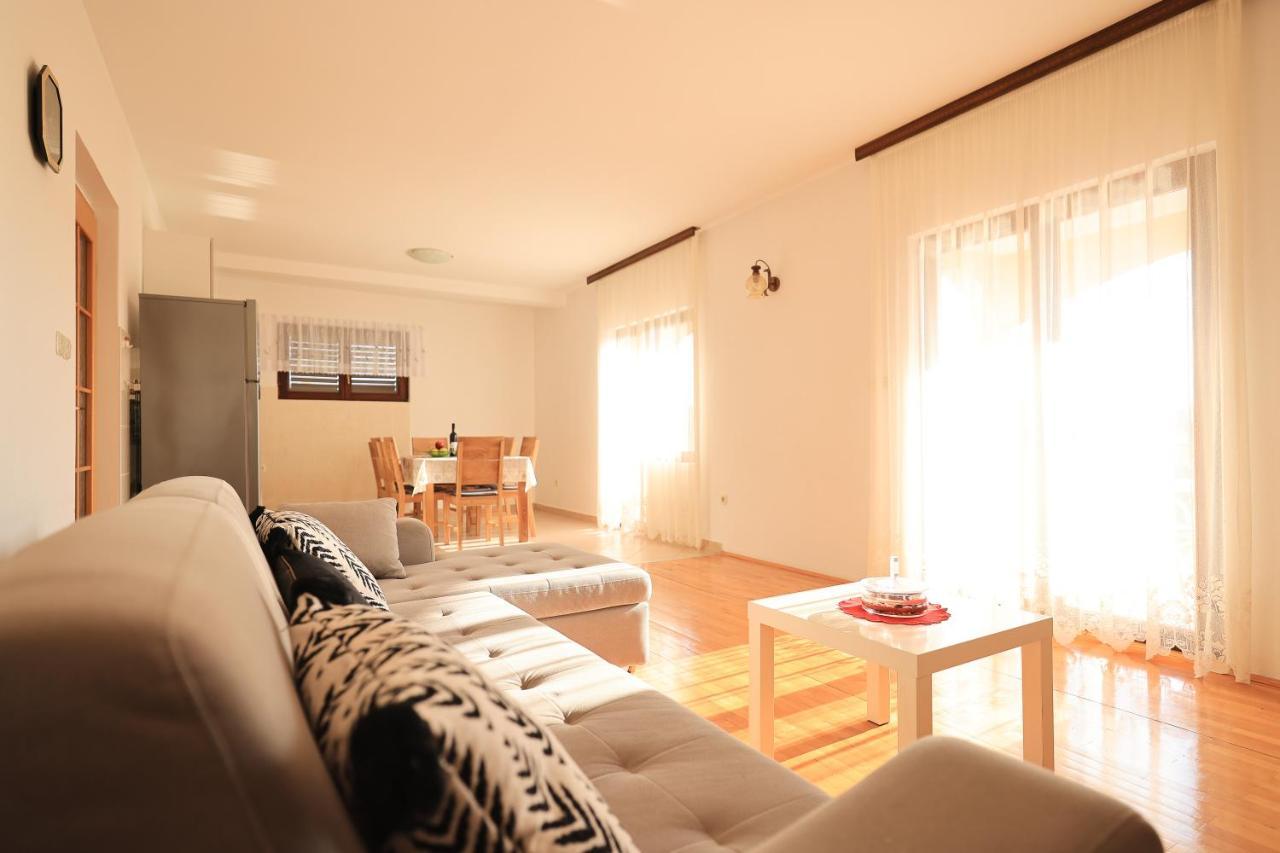 Apartments Ana ペトルチャネ エクステリア 写真