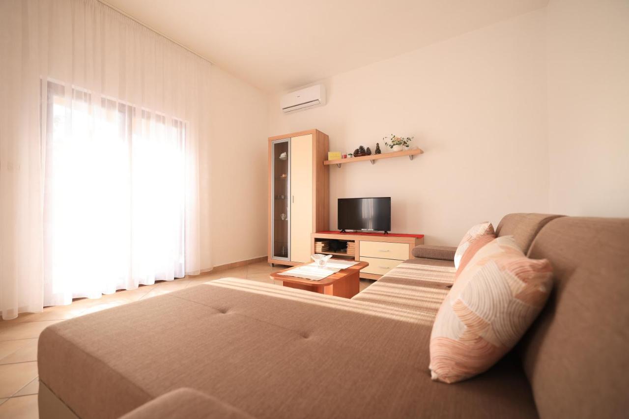 Apartments Ana ペトルチャネ エクステリア 写真