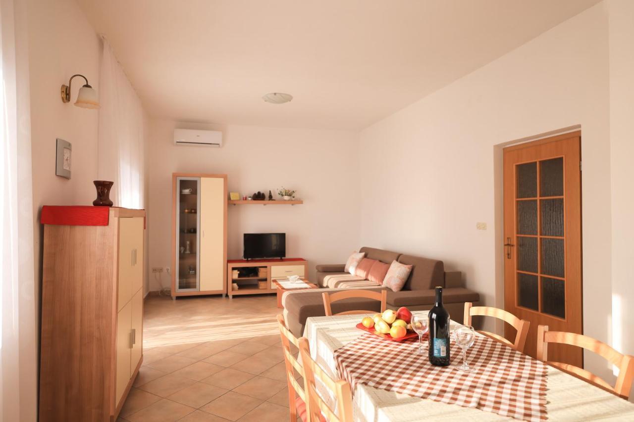 Apartments Ana ペトルチャネ エクステリア 写真