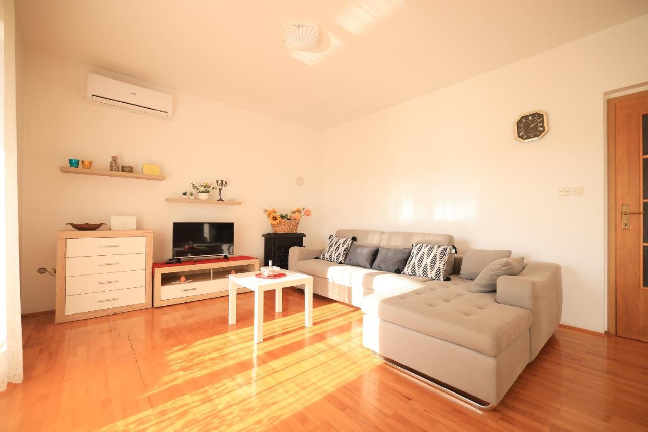 Apartments Ana ペトルチャネ エクステリア 写真
