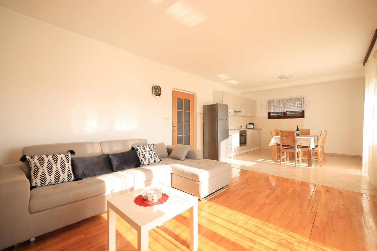 Apartments Ana ペトルチャネ エクステリア 写真