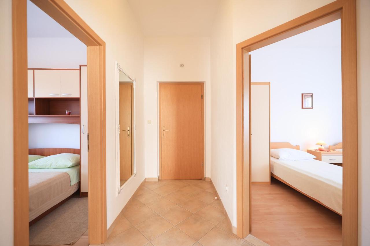 Apartments Ana ペトルチャネ エクステリア 写真
