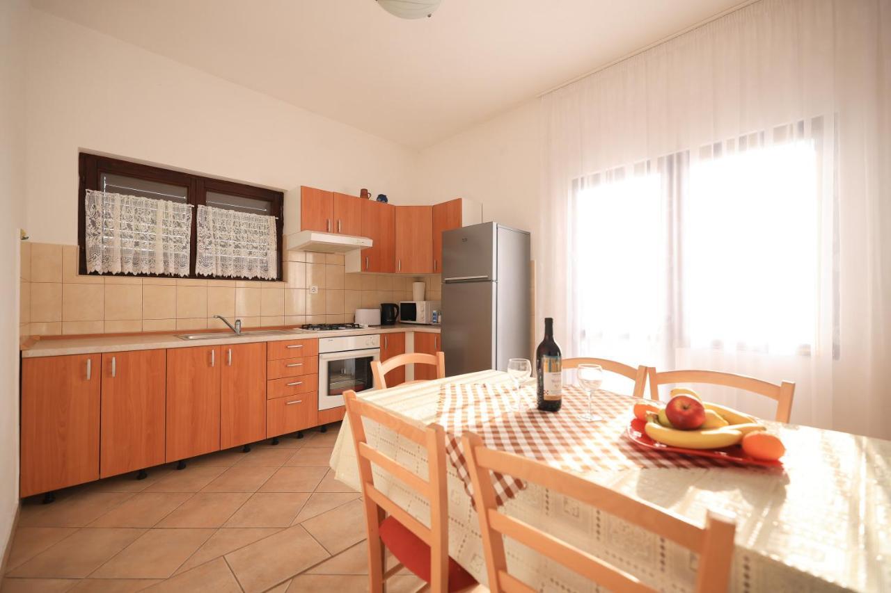 Apartments Ana ペトルチャネ エクステリア 写真
