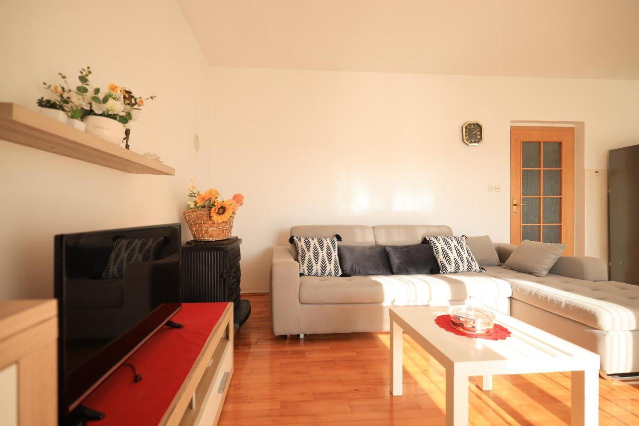 Apartments Ana ペトルチャネ エクステリア 写真