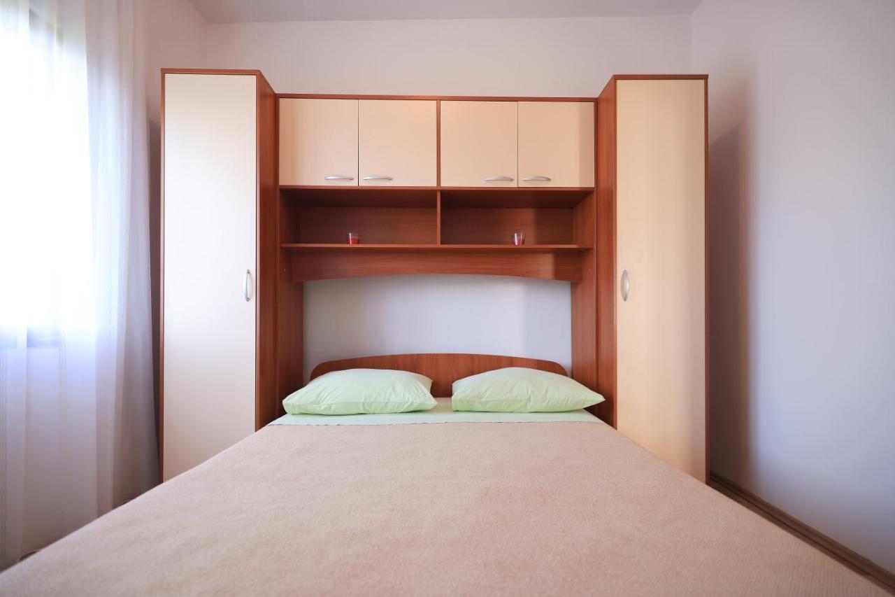 Apartments Ana ペトルチャネ エクステリア 写真