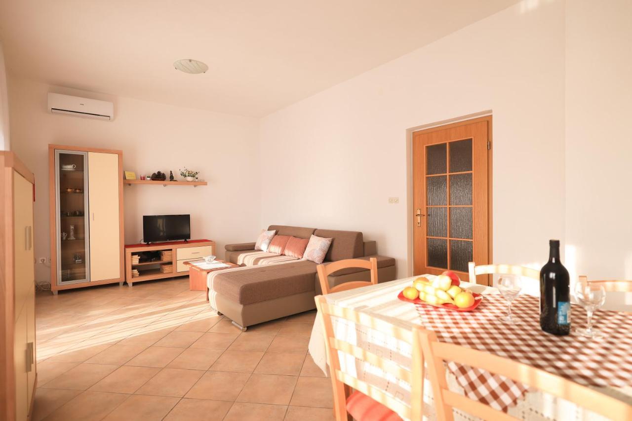 Apartments Ana ペトルチャネ エクステリア 写真