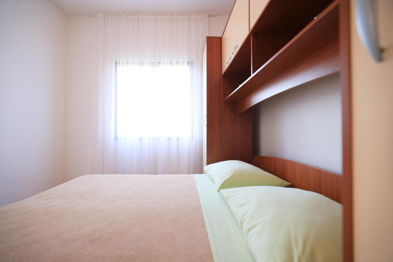 Apartments Ana ペトルチャネ エクステリア 写真