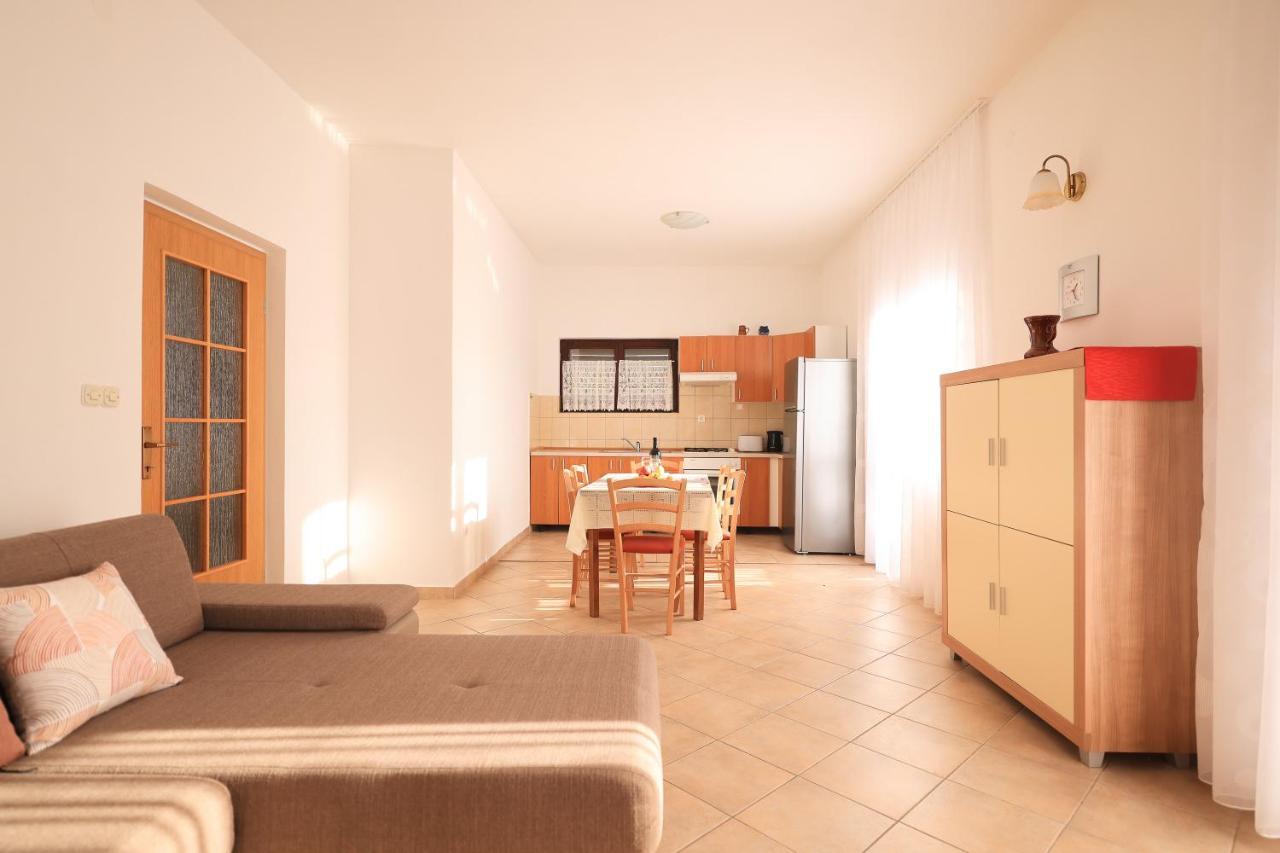 Apartments Ana ペトルチャネ エクステリア 写真