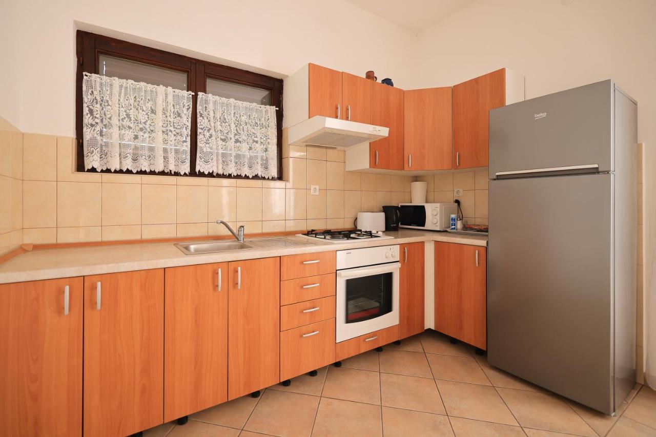 Apartments Ana ペトルチャネ エクステリア 写真