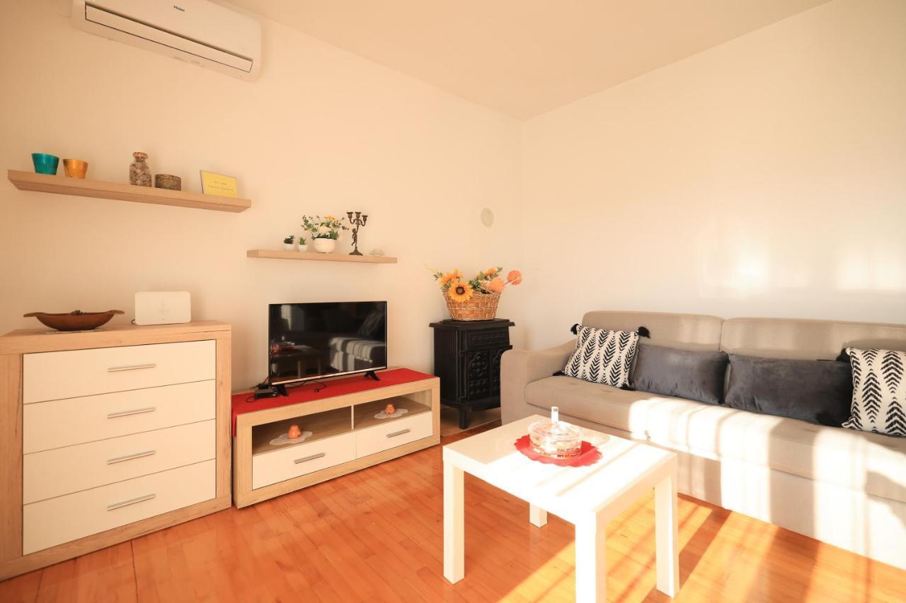 Apartments Ana ペトルチャネ エクステリア 写真