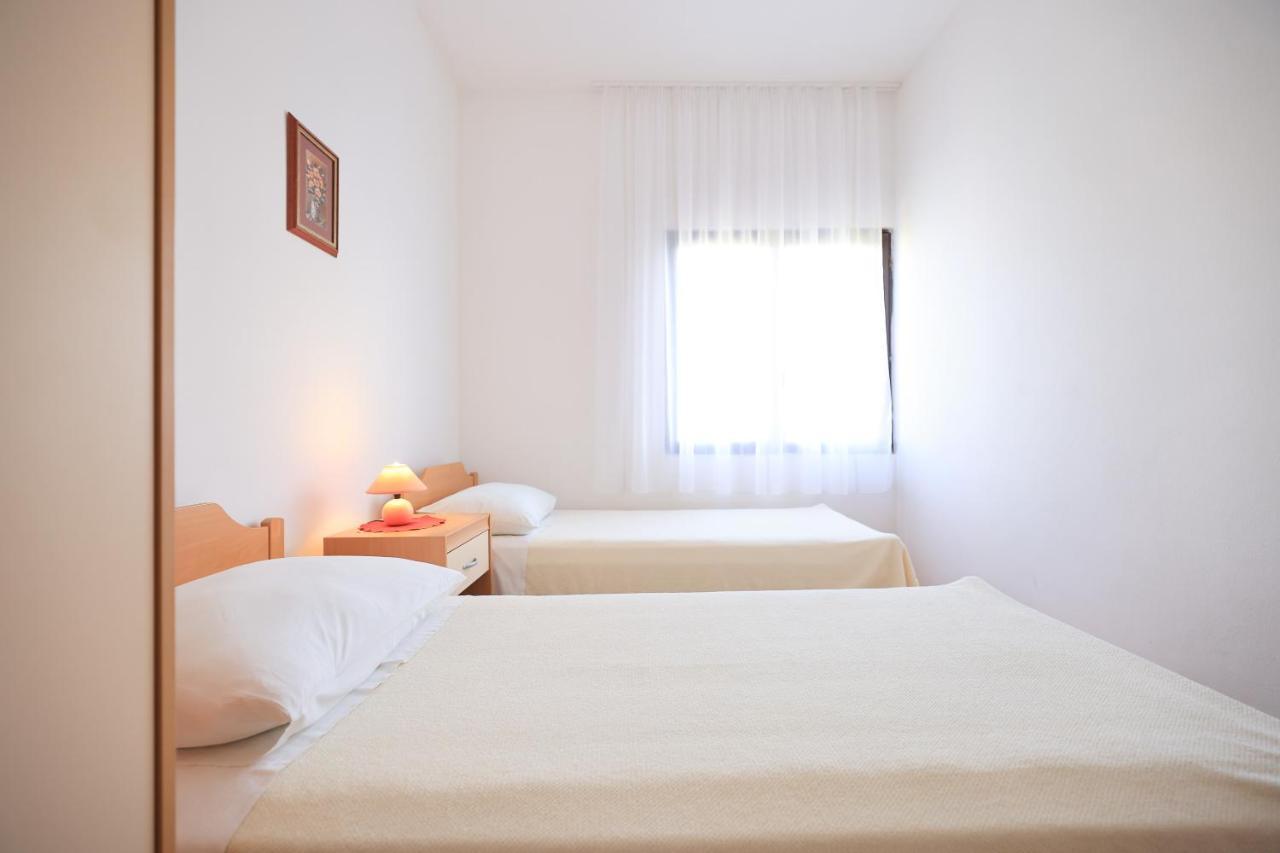 Apartments Ana ペトルチャネ エクステリア 写真