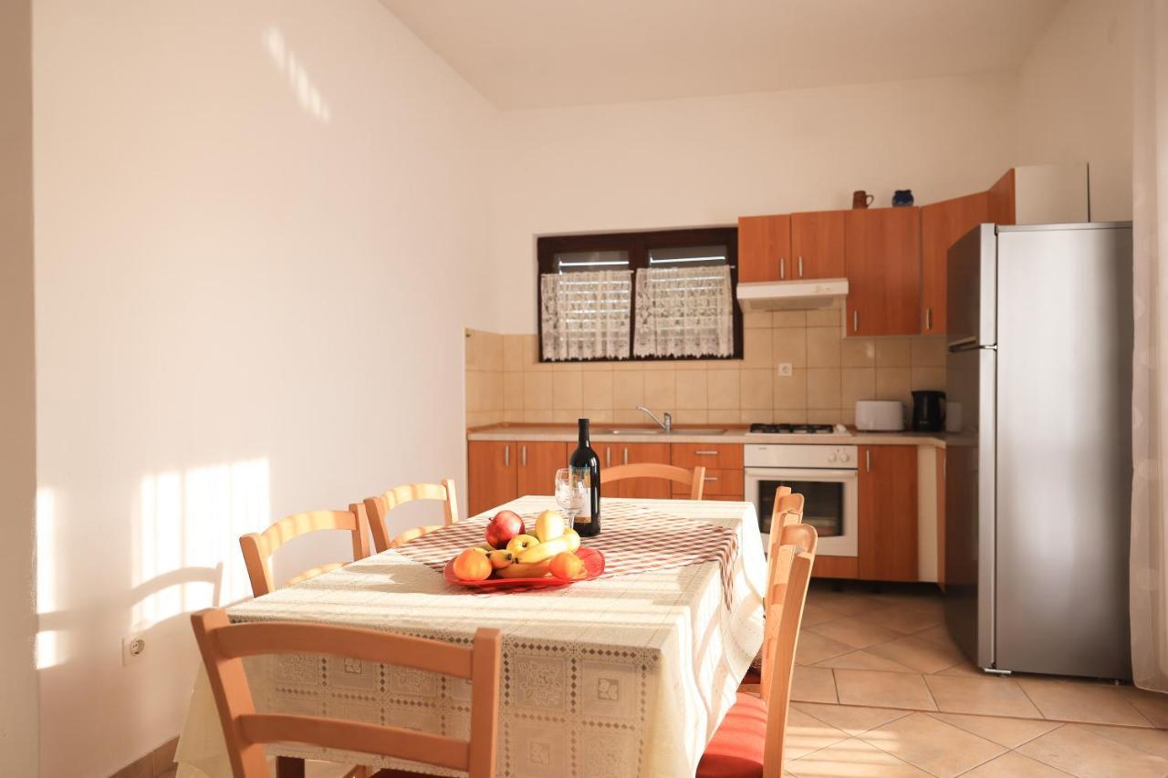 Apartments Ana ペトルチャネ エクステリア 写真